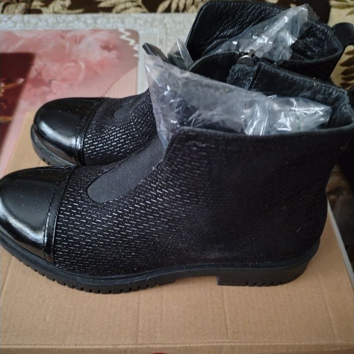 Ghete dama piele naturala elegante negre