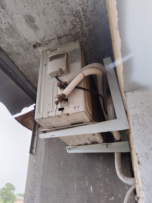 Кондиционер почти новый