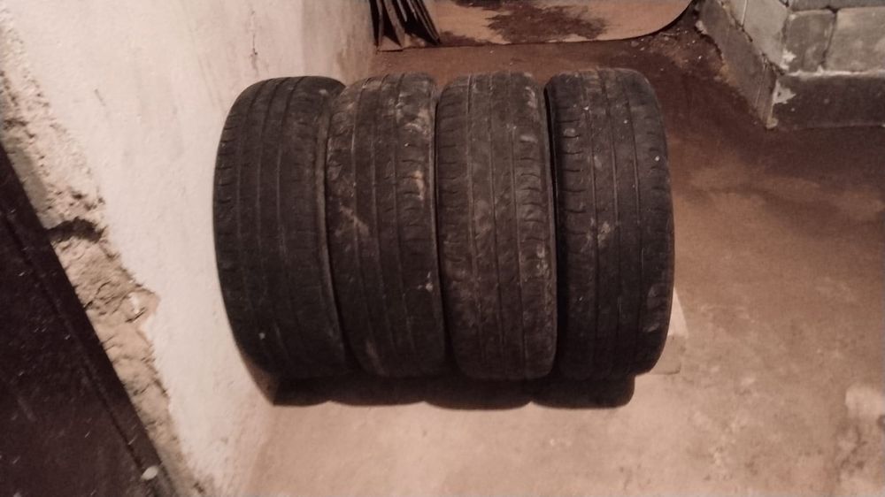 Продам покрышки на 15