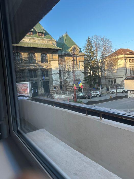 Proprietar, închiriez apartament 2 camere, ultracentral, vis a vis tribunal, pretabil sediu firma, birou, locuit, etc.