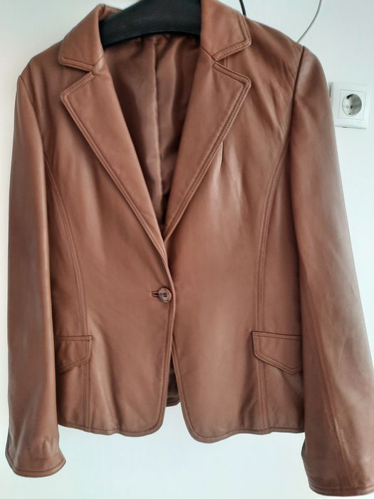 Incaltaminte barbati și rochii femei