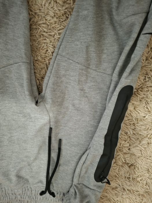 Nike tech fleece S размер чисто нов