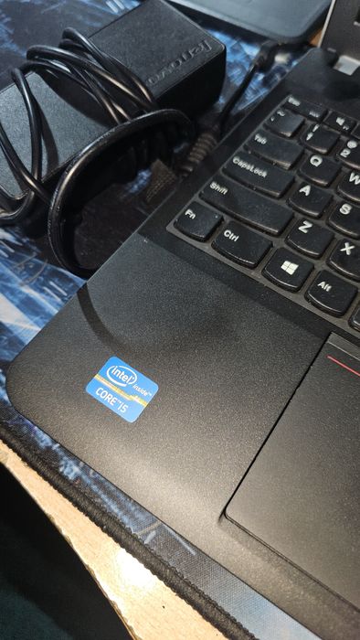 Laptop lenovo cu i5 in stare foarte buna
