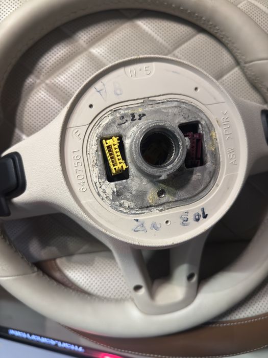 Volan Alb/Bej/Crem Mercedes Benz C/E/S/G-Class Etc Full option