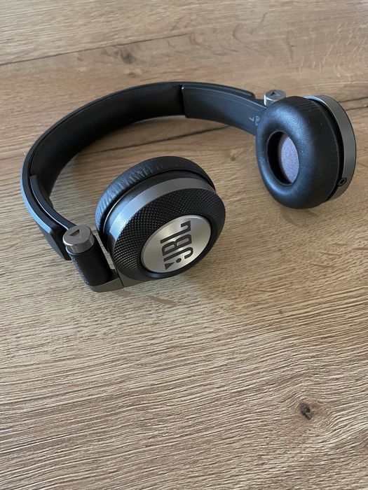 Слушалки JBL E30 WH