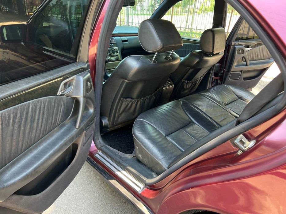 Mercedes w210sotiladi
