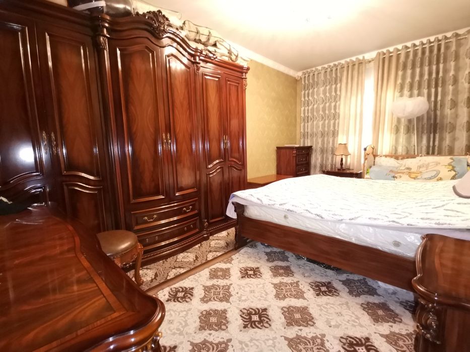 Продаётся квартира на Саракульке 5 комнатная