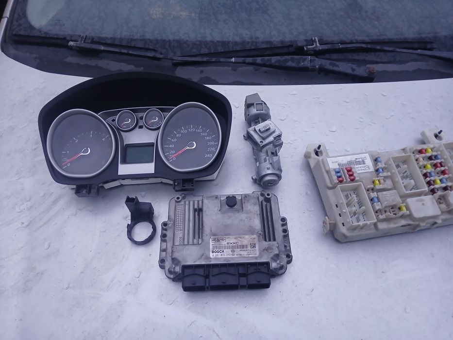 Kit pornire ford focus 2 anul 2009
