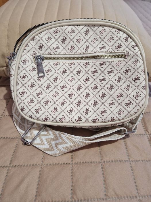 Дамска чанта Guess