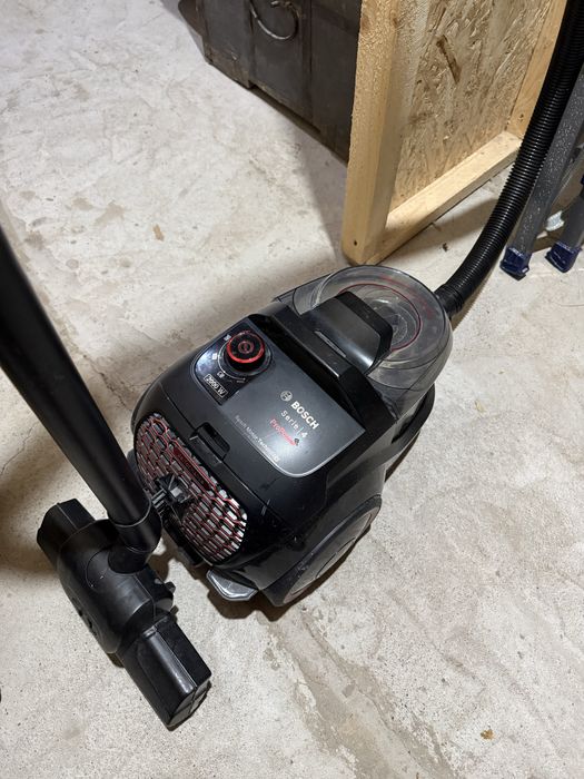 Продам пылесос Bosch на запчасти