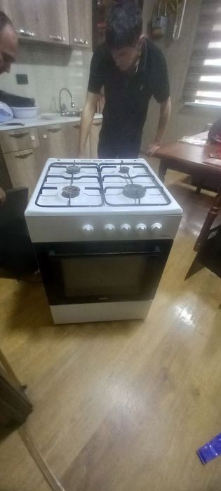 Срочно продаётся газ плита Артел