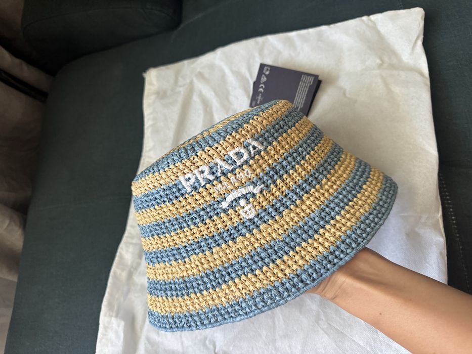Оригинална шапка Prada