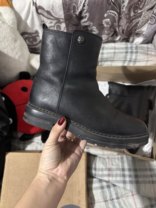 Продам зимние кожаные сапоги
