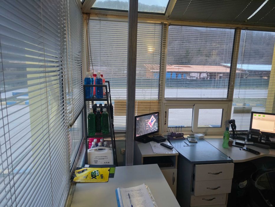 Работеща бензиностанция с газстанция и автомивка