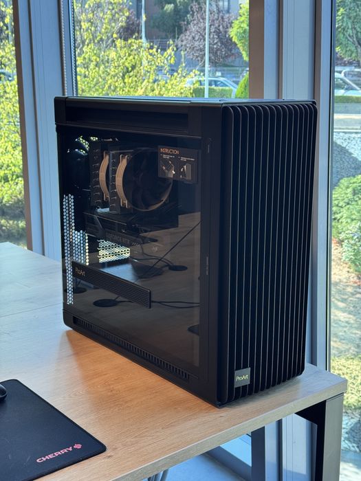 Мощен PC - работна станция - Ryzen 9 9950X / RTX 5070 Ti / 64GB / 6TB
