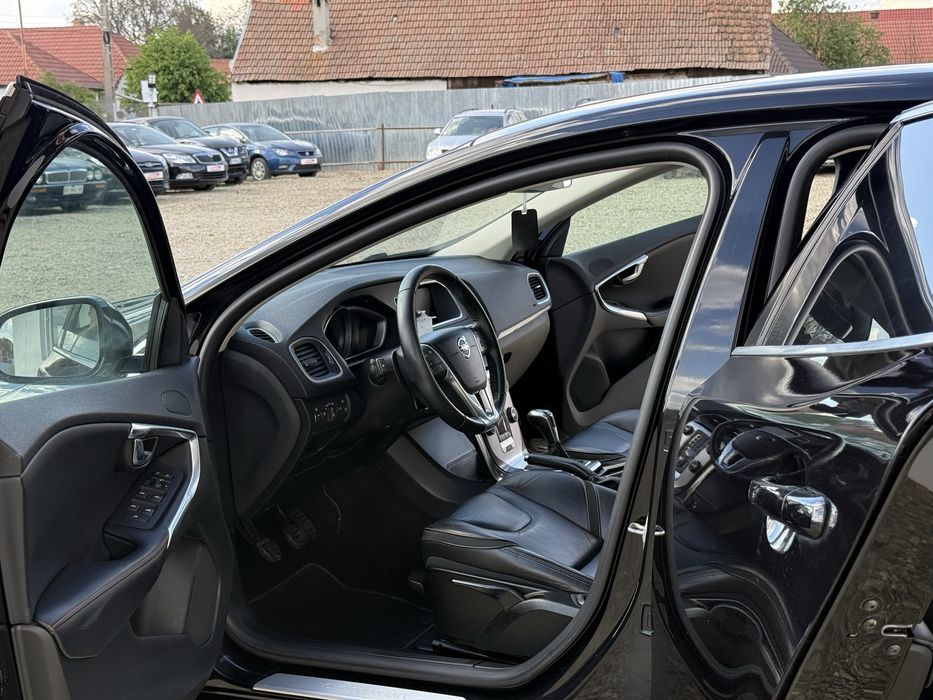 Volvo V40 12/2015 Euro 6 2.0 Manual SE POATE IN RATE