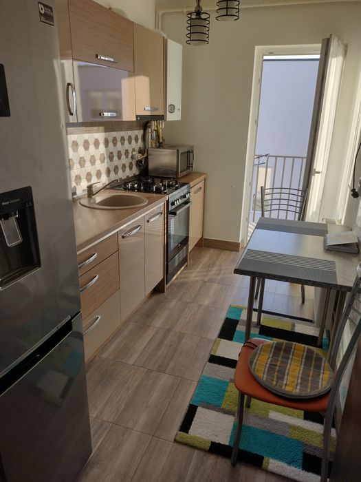 Închiriez apartament 2 camere decomandat,bloc nou, 5 minute de aeroport