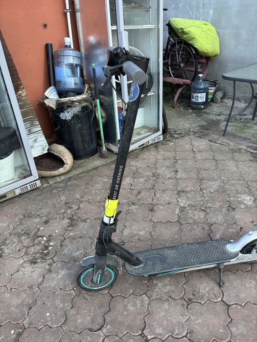 Trotineta xiaomi mercedes defecta