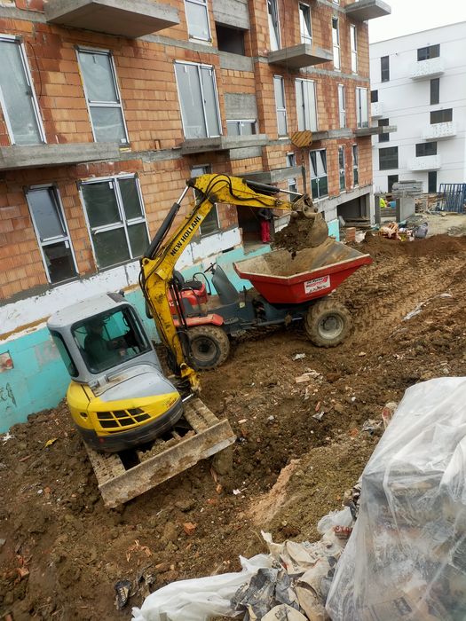 Inchriem utilaje pentru constructii