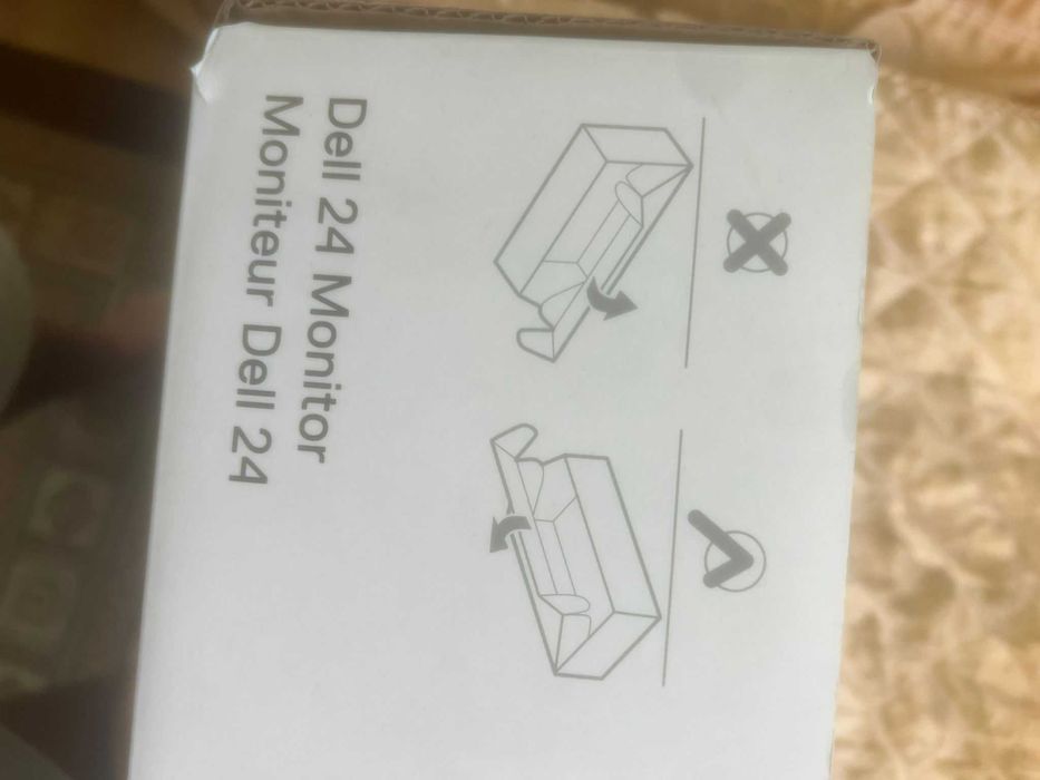 Чисто нови монитор  Dell