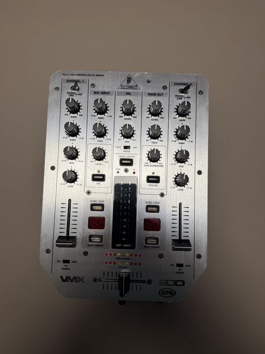 Behringer mixer vmx 200