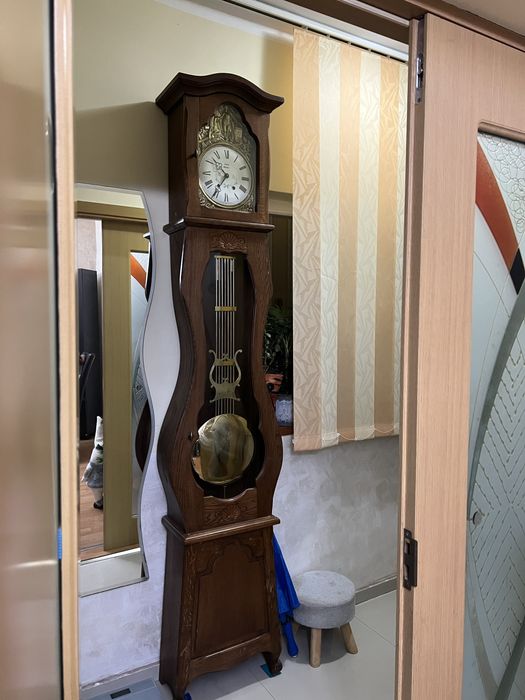 Ceas de podea vintage – mecanic, cu pendul – stare foarte buna