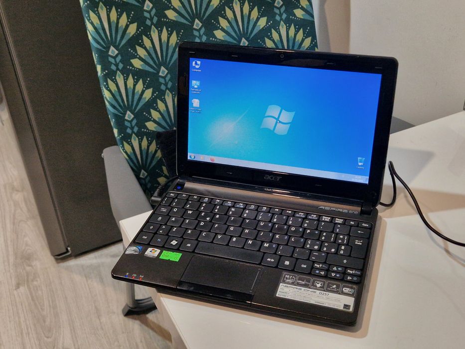 Laptop Acer funcțional doar la priza