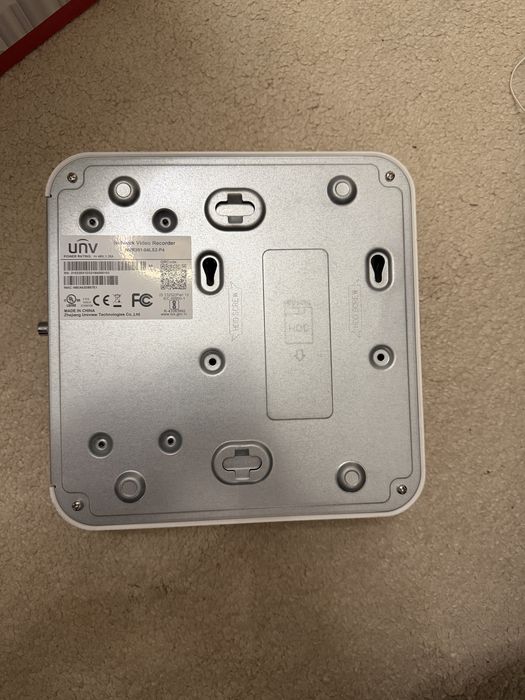 Vand NVR UNV  4 porturi