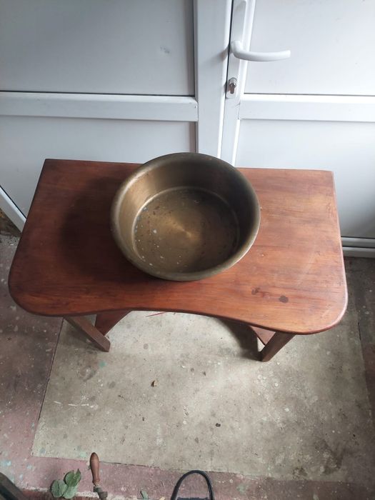 Masa țărănească lemn tei cu lighean de alamă