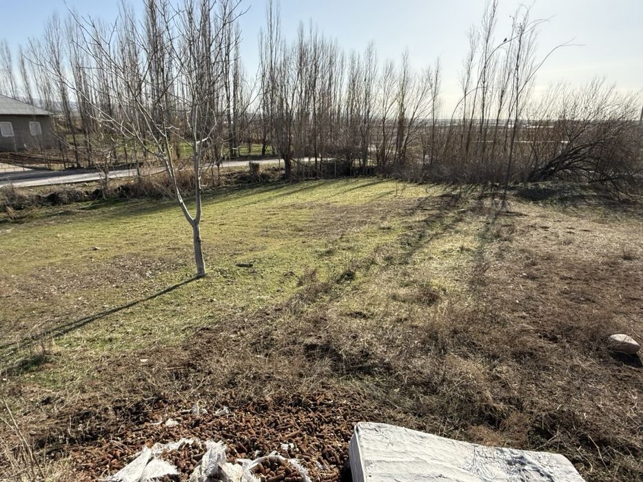 срочно Юкоричирчик Кангли мфи ер сотилади сотиги 3500$ келишамиз