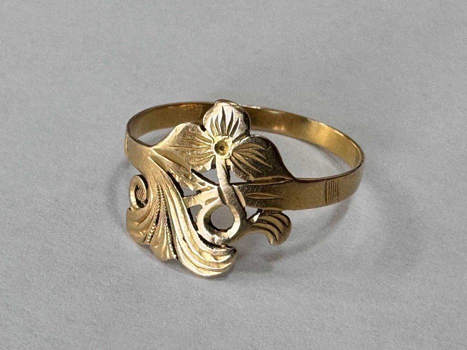 Златен пръстен 14 К 585/1,41 гр.