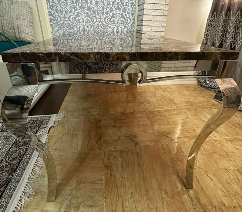 Срочно продам мраморный стол