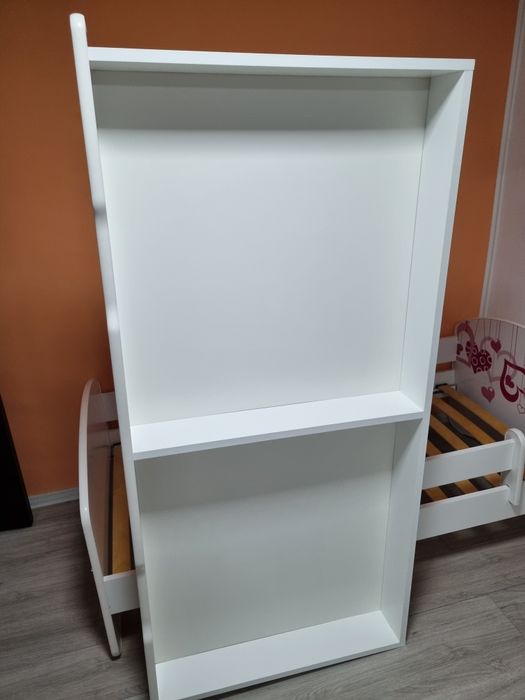 Pat alb pentru fetită