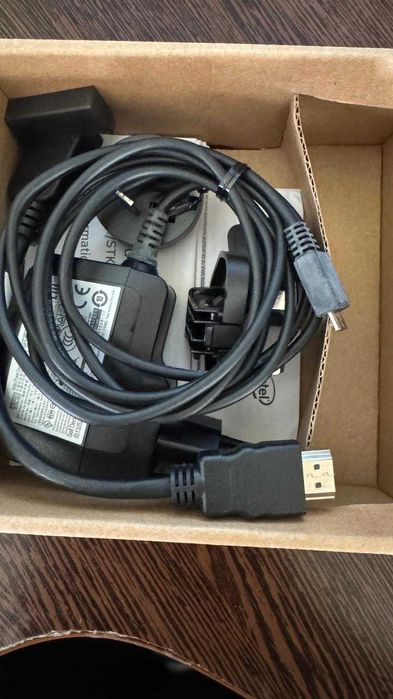 Calculator Intel Compute stick si windows 10, 500 lei