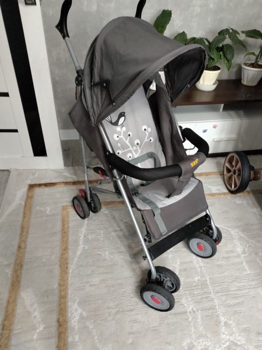 Продам 2 коляски, детский стол, санки