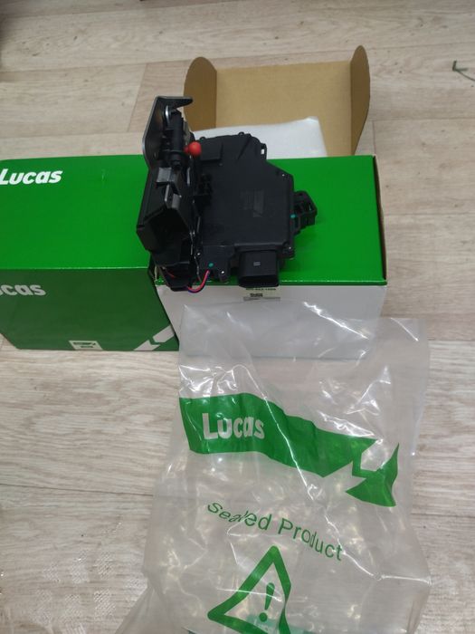 Замок на дверь Ауди а6с5