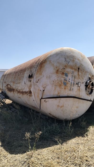 Емкаст Бочки Цестерны 28 куб эмаль