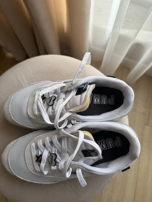 Бели маратонки Puma