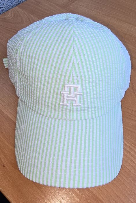 Бейсболка Tommy Hilfiger.