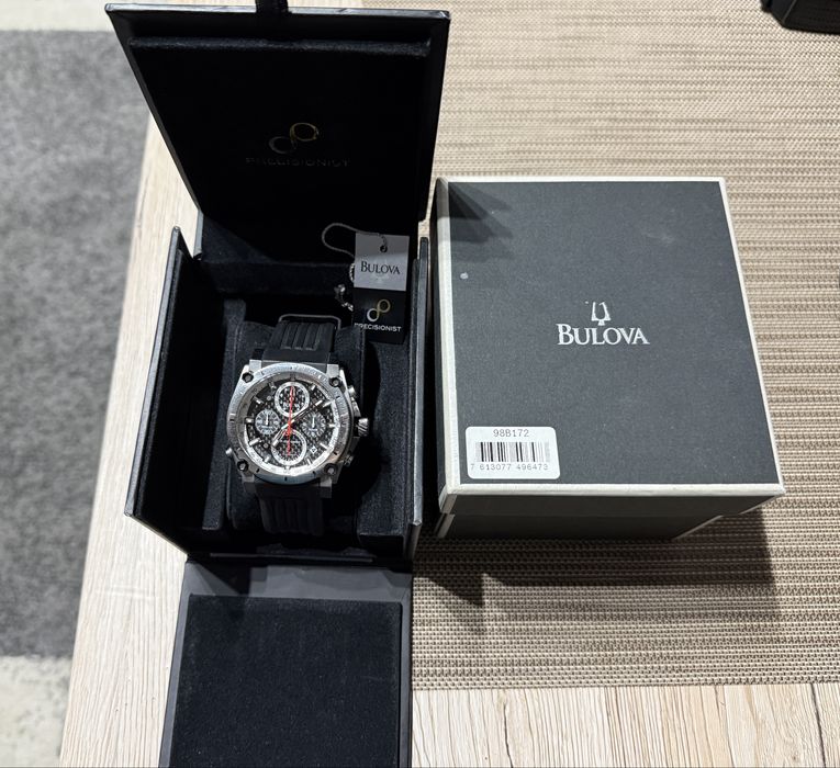 Bulova precisionis diver