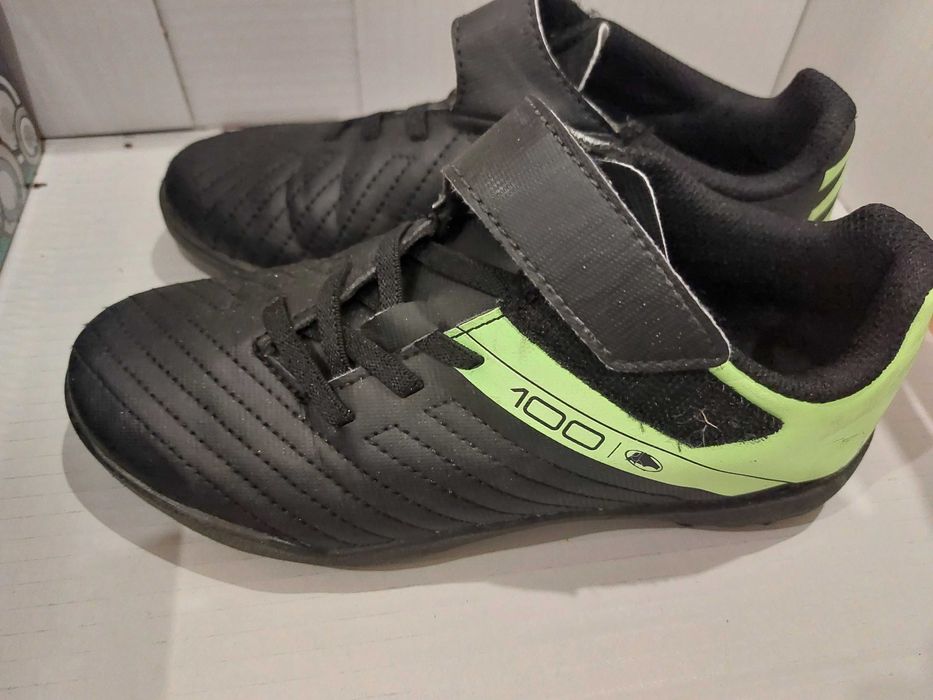 Футболни обувки,33-34 номер