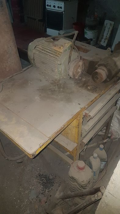 Двигатель со столом