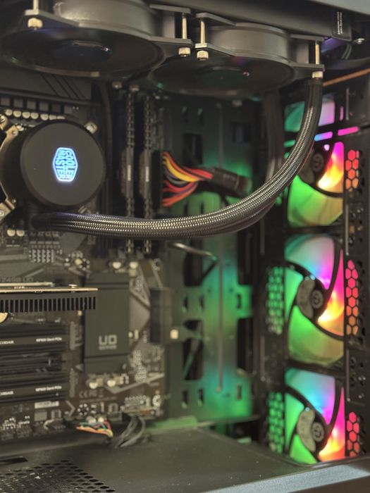 Работна станция: i9-10900KF | 64GB RAM | 1.5TB NVMe | Водно охлаждане