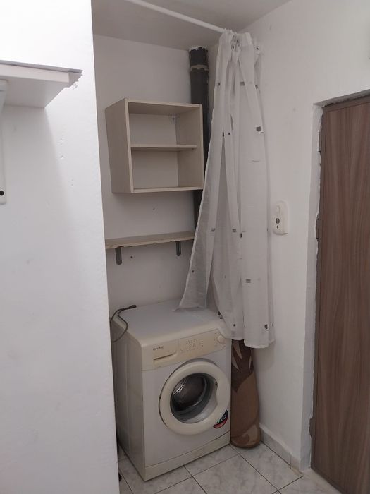 Închiriez garsonieră Valea Roșie