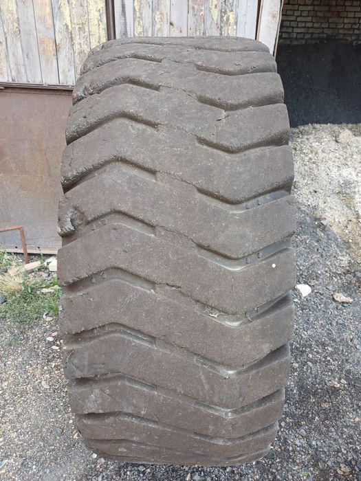 Шины на  23,5×25