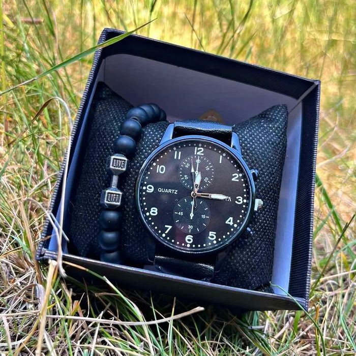 Часовници - различни модели и комплекти