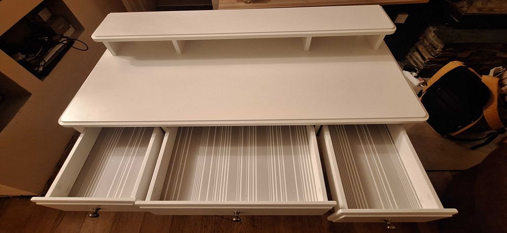 тоалетка IKEA (120*51*86)