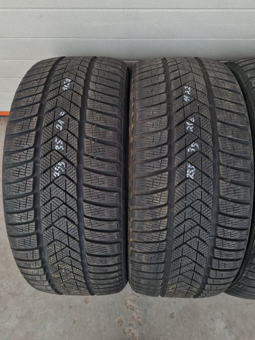 Зимни гуми 4 броя PIRELLI SottoZero3 255 35 R21 дот 1122