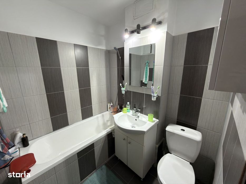 Apartament 3 camere la parter pretabil cabinet