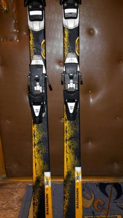Vând schiuri Salomon 190cm